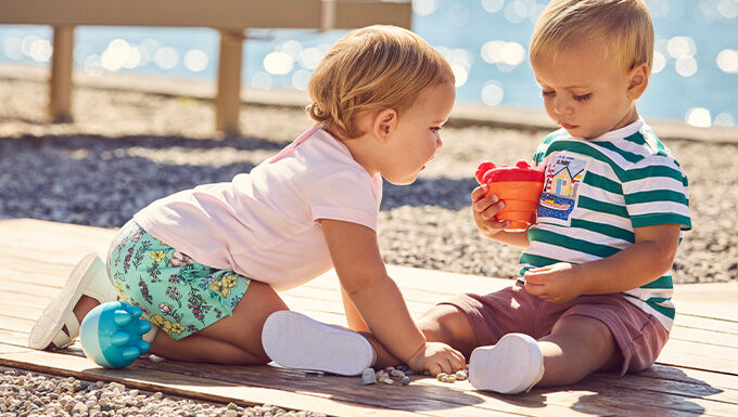 https://www.chicco.de/dw/image/v2/BJJJ_PRD/on/demandware.static/-/Sites-Chicco-Germany-Library/de_DE/dw5cd458c7/680x385px-CHICCO_SS26_ANIMATE_14_4946.jpg